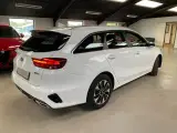 Kia Ceed 1,6 PHEV Prestige SW DCT - 3