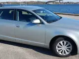 AUDI A6 benzin 199.000km årg 07 - 2