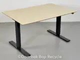 Hæve-/sænkebord med plade i birkefiner og antracit stel