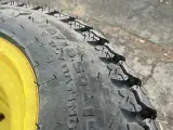 Komplet sæt dæk og fælge til John Deere 3720 - 2