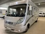 2013 - Hymer B 698   ANVISNINGSBIL! FLOT helintegreret Hymer med Queensbed - 4500kg - Solceller, Hydrauliske støtteben, Inverter - 3