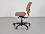 Savo eos2 kontorstol med rød/brun polster og sort stel - 2