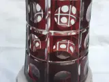 Rød vase  -  Bøhmisk krystal ?  