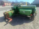 John Deere 456 - 3