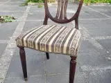Rundt bord med udtræknings funktion + stole 