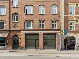 Flot butik/klinik/Coffee shop med store facadevinduer – - 2