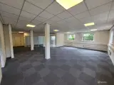 190 m2 godt anvendeligt flerrums kontormulighed - 2