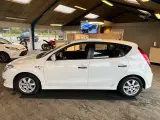 Hyundai i30 1,6 CRDi 90 Blue Drive - 4