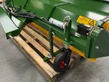 Thyregod TK 2800 med nylon børster og hydraulisk sving. brede 2800 og feje brede 2500 - 2