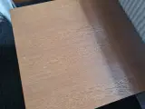 Sofabord i eg