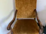 Høj gammel stol