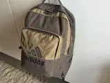 Super flot, stor og helt ny Adidas rygsæk