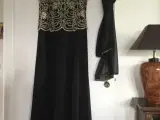 Elegant sort festkjole