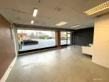 SYNLIGT OG LYST BUTIKSLOKALE UDLEJES - 2