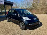 Peugeot 107 1,0  - 4