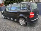 VW Touran 2,0 TDi 140 Highline 7prs - 2