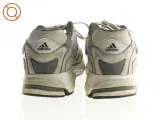Sko fra Adidas (str. 39 1/3) - 2