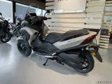 Yamaha Tricity 300 - 5