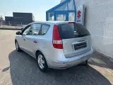 Hyundai i30 1,6 CRDi 115 Classic CW - 4