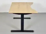 Scan office hæve-/sænkebord med ege-laminat og mavebue, 120 cm. - 4