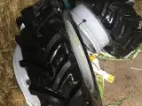 BKT Tvillingforhjul 320/70/24 - 2