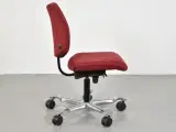 Häg credo 3300 kontorstol med rødt polster - 4
