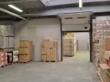 Lager med mange læsseramper - 4