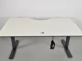 Hæve-/sænkebord med ny hvid plade og på mørkegrå stel - 5