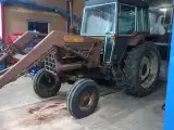 Traktor med frontlæsser 