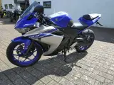 Yamaha YZF R3 - 3