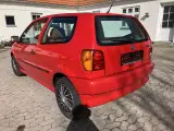 VW Polo   1,6   - 4