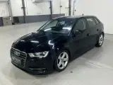 Audi A3 2,0 TDi 150 Attraction Sportback - 3