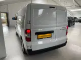 Maxus e-Deliver 3 50 Cargo Van SWB - 5