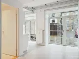 Flot Kontor i stueplan i hyggelig baggaård - 2