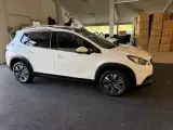 Peugeot 2008 1,2 e-THP 110 Allure Sky - 2
