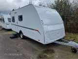 2024 - Weinsberg CaraCito 470 EU E-Power   RUMMELIG CAMPINGVOGN MED ENKELTSENGE MED LAV EGENVÆGT - 2