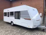 2018 - LMC Style 450 D   Velholdt vogn med fritstående dobbeltseng fra Hinshøj Caravan A/S