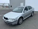 Skoda Octavia 1,8 T Elegance Combi - 3