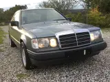 Mercedes 230 coupe c124 w124 - 4