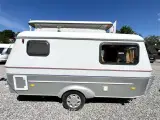 2009 - Hymer Touring Triton 420 GT   Forventes på lager medio uge 40 - 5