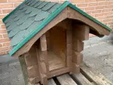 Hunde hus i træ
