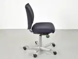 Häg h05 5200 kontorstol med sort/blå polster og gråt stel - 4