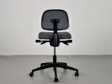 Interstuhl kontorstol med grå polster - 3