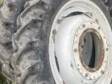 BKT 230/95R44(9.58R44)+8.3-32 - 2