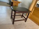 Lille mørkt bord 