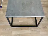 Sofa bord i beton look