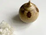 Oliestage, dansk keramik, beige m brune prikker