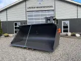JST Skovl 3.4m3 med volvoskifte og 3m bred. NY SKOVL. Den er opbygget efter alle kunstens regler - 3