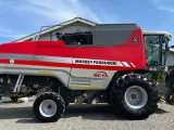 Massey Ferguson 7370 BETA. Gårdmaskine med kun 1080 motortimer. Med 22fod powerflov skærebord - 2