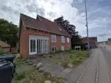 Udlejningsejendom med 3 lejligheder  - 2